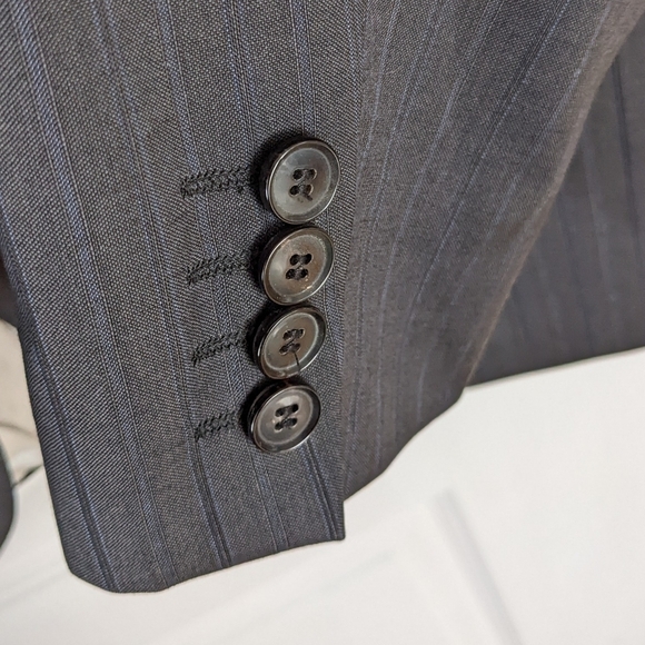 Hugo Boss dark blue striped 100% virgin wool blazer size 44L - Picture 5 of 11